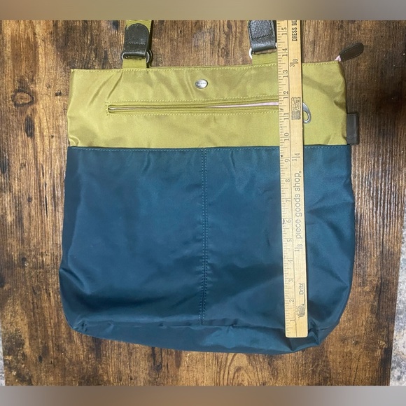 Mosey Nylon Tote All Color-block Bag Recycled Materials Sustainable - Picture 8 of 11